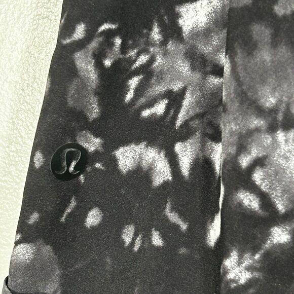 Lululemon Spring Break Away Shorts II Size 10 Dusk Dye White Black Pockets - Picture 7 of 8